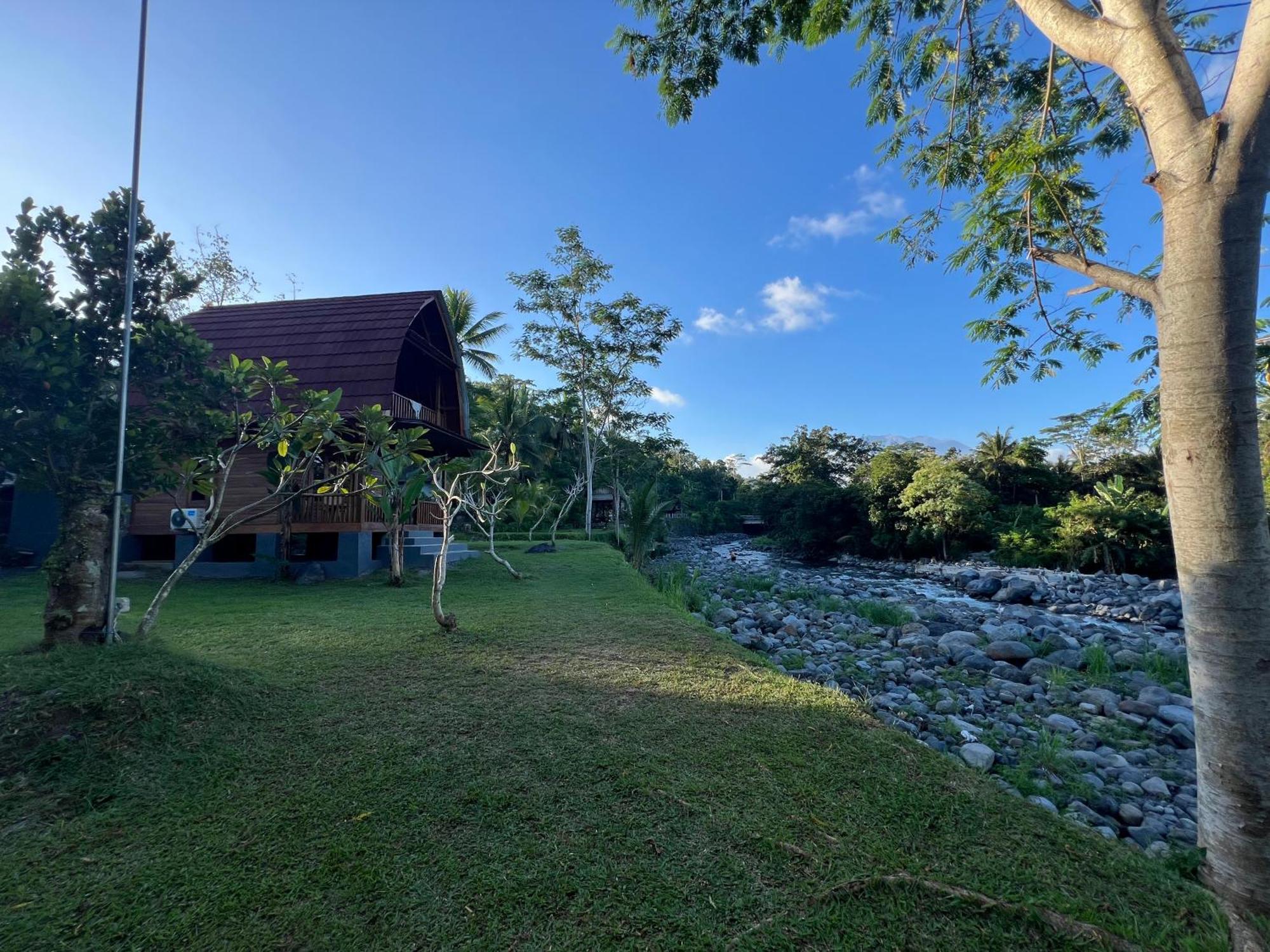 Villa Joglo Tepi Sungai Sidemen  Eksteriør billede